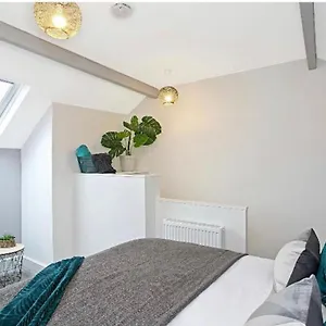  Guest house Cammell Staycation- Corporate & Executive Stays United Kingdom