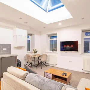  Aparthotel Hotl Aparts At The House United Kingdom